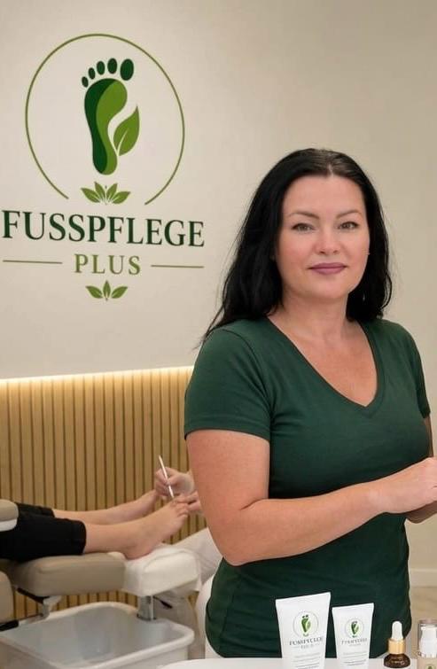 Lena Schneider — Zertifizierte kosmetische Fusspflegerin · Fusspflege, Maniküre & Smart Pediküre